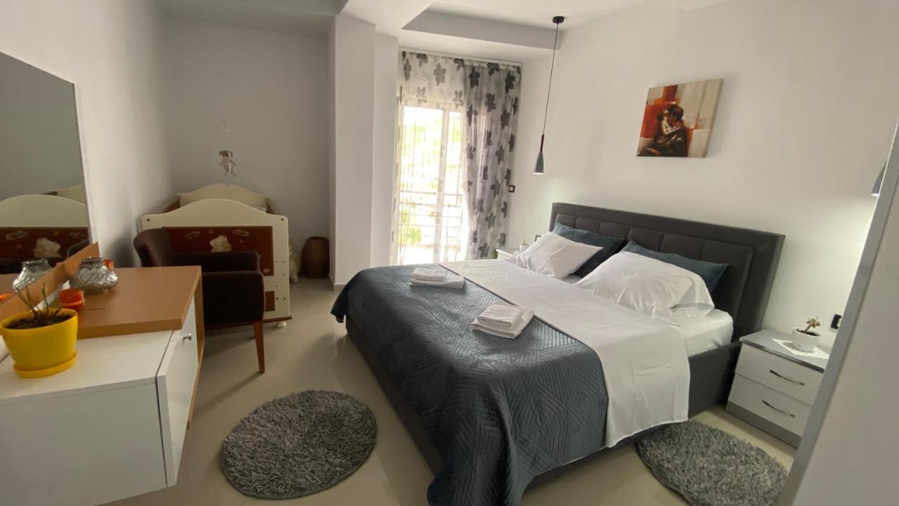 Guest'S Apartament Pogradec Exterior photo
