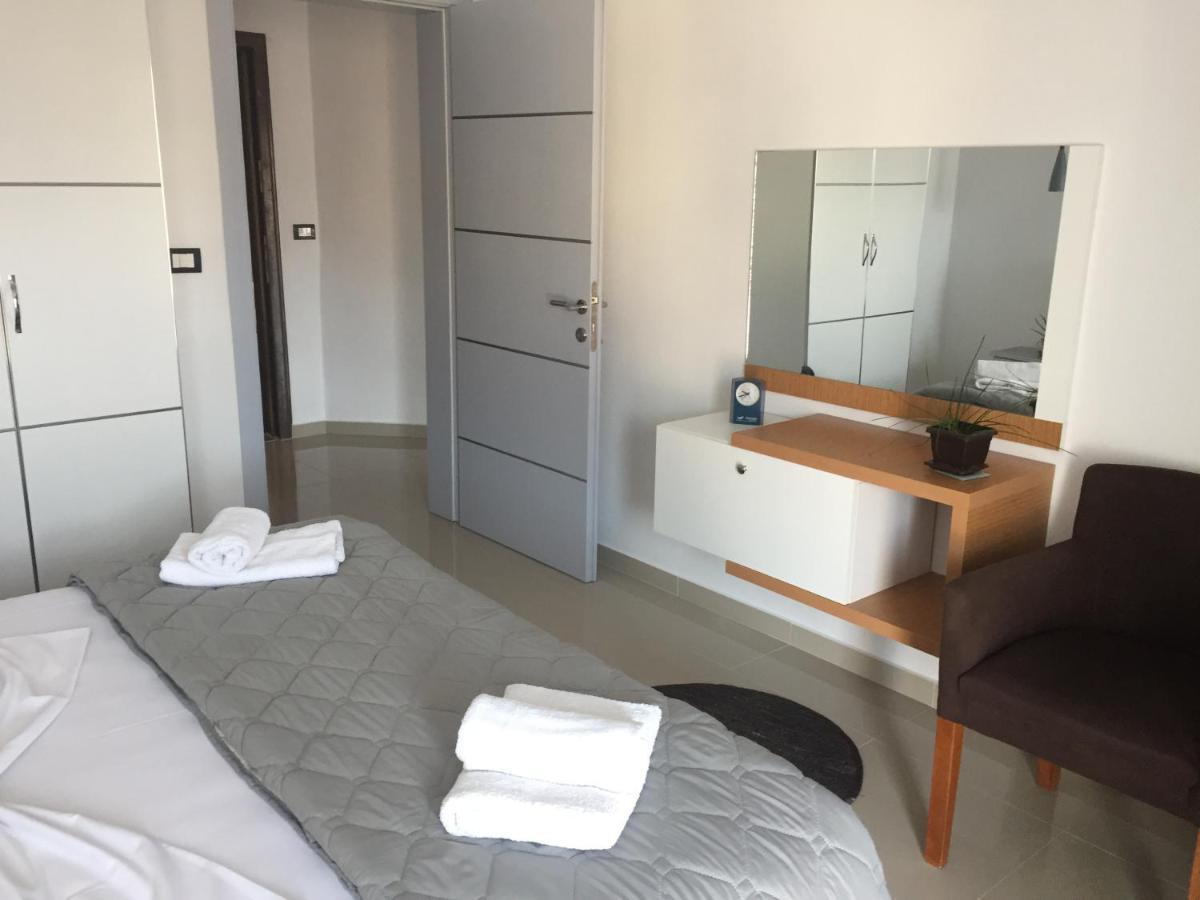 Guest'S Apartament Pogradec Exterior photo